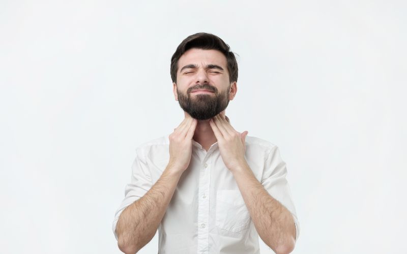 Viêm amidan nổi hạch kéo dài có thể dẫn đến nhiều biến chứng nguy hiểm